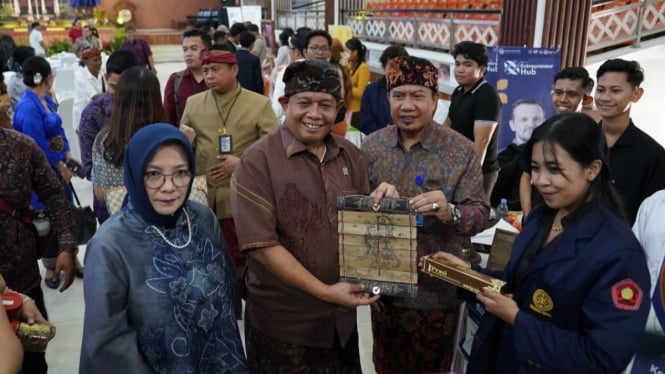 Wakil Menteri UMKM RI, Helvi Moraza di Universitas Udayana