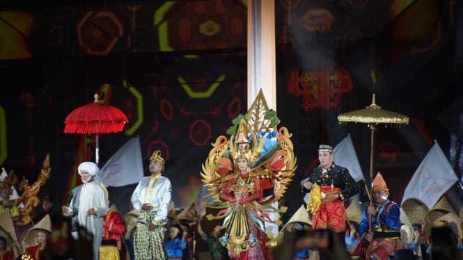 Penari Dewi Anjani bersama Tokoh Sasambo tampil di Opening Ceremony