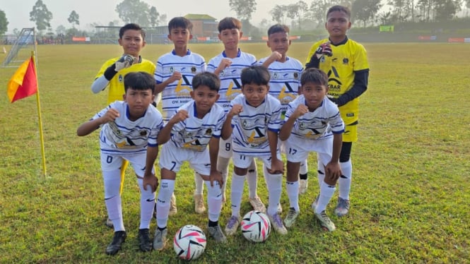 All team Batara U12 Putih