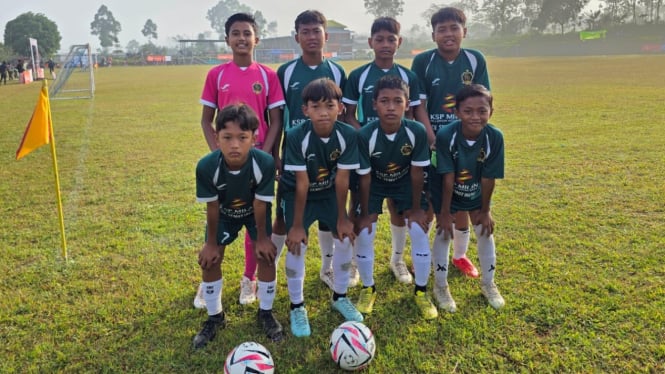 All team Batara U12 Hijau