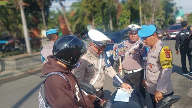 Ratusan PengendaraTerjaring Operasi Patuh Agung 2025 di Jembrana