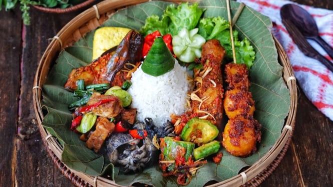 Nasi Daun Jati Khas Cirebon Yang Melegenda