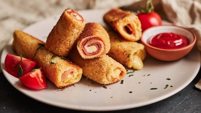 Risoles Mayo Crispy Golden Brown
