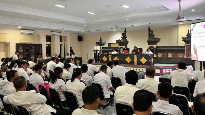 Prebekel /Lurah diberikan  pelatiha Pencegahan dan penanganan TPKS