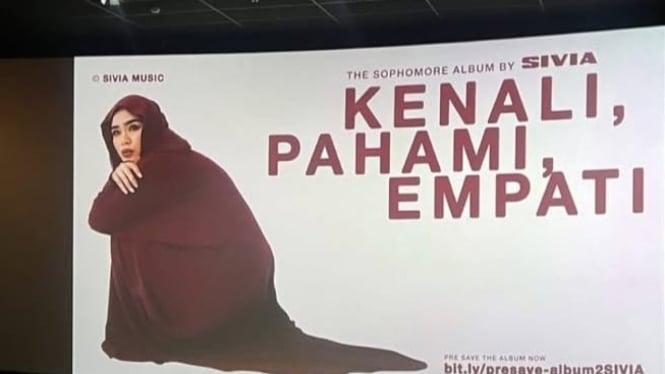 Sivia Azizah, Baju Merah, dan Simbol Empati