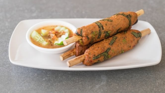 Sate lilit, salah satu lauk yang wajib ada di Nasi Campur Bali