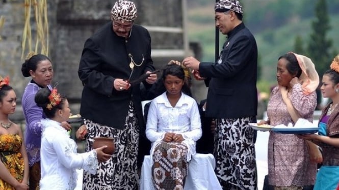 Dieng, Gimbal, Dan Doa, Tradisi Yang Tak Lekang Oleh Waktu