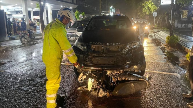 Pajero hantam sepeda motor 1 orang meninggal dunia