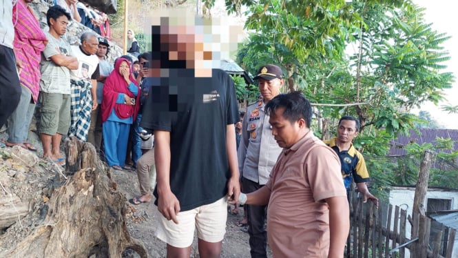 Petugas olah TKP temuan mayat tergantung di Wawo Kabupaten Bima