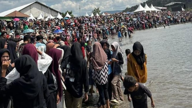 Euforia masyarakat di Festival Sangiang Api di Bima
