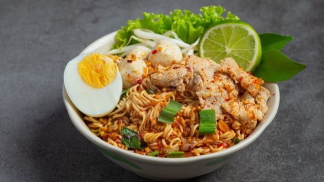 Mie instan tercatat punya kalori tinggi dibandingkan nasi putih