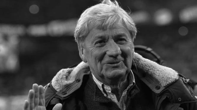 Legenda sepak bola Jerman Frank Mill.