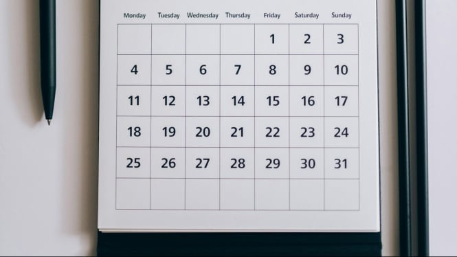 Kalender bulan Agustus 2025.