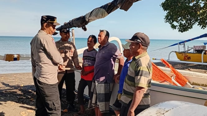 Kabid Humas Polda NTB Kunjungi Nelayan