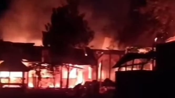 Tangkapan Layar Kebakaran Kantor Inspektorat Kabupaten Bima.