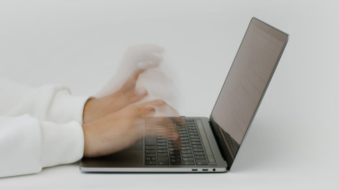 Tunjukkan profesionalisme melalui etika dalam mengirim email
