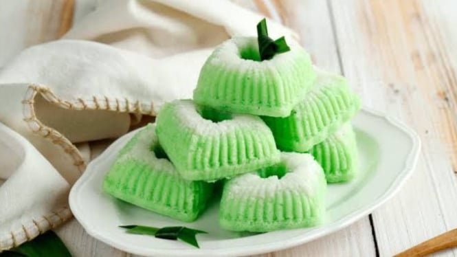 kue putu ayu, kue dengan rasa manis yang punya aroma wangi pandan