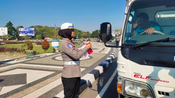 Kasat Lantas Polres Lombok Barat IPTU Dina Rizkiana