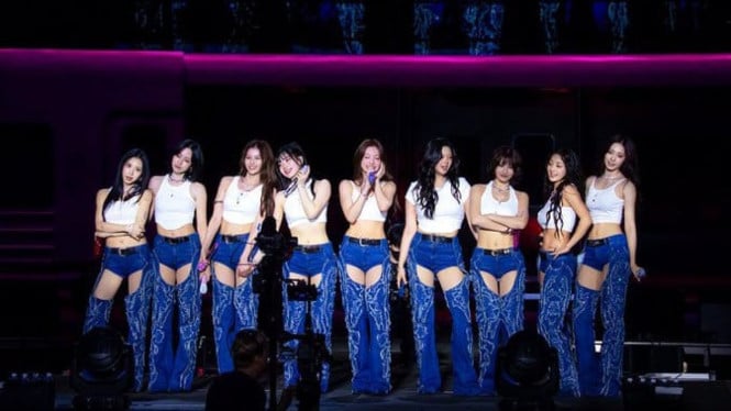Twice yang tampil memukau di Lollapalooza