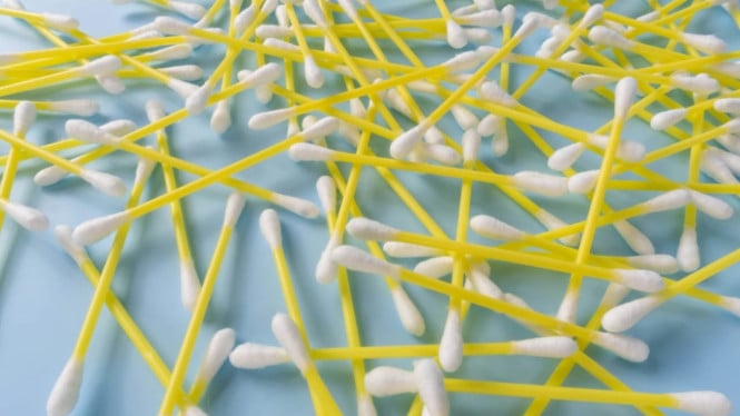Bahaya menggunakan cotton bud untuk bersihkan telinga
