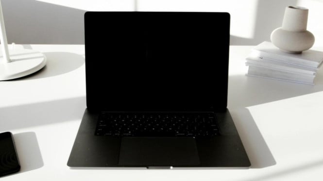 Layar laptop mati jangan panik coba perbaiki sendiri di rumah