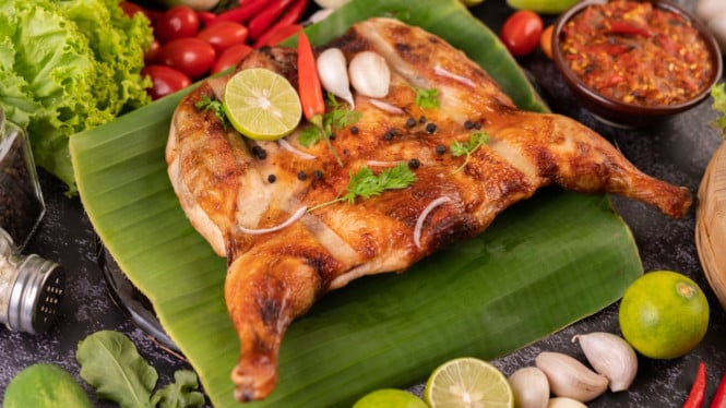 Ayam Betutu, Kuliner khas Bali