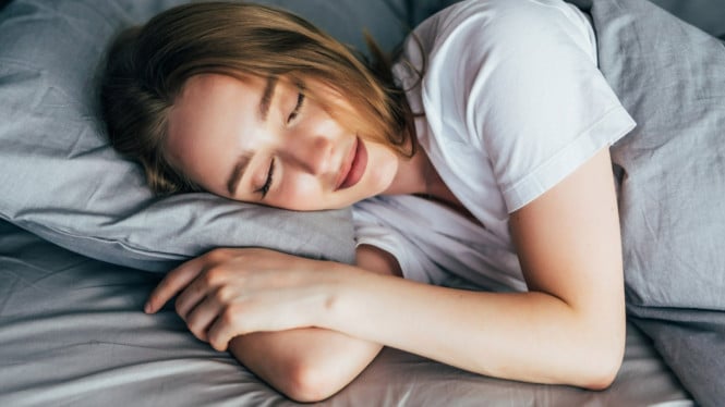 Ilustrasi Perempuan Tidur