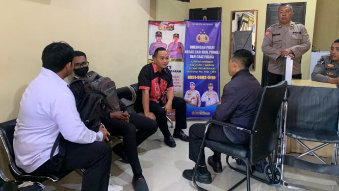 Warga Melaporkan ke pihak berwajib