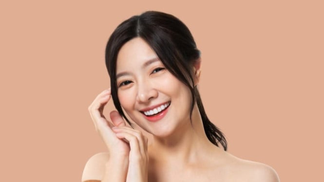 Kulit glowing dan senyum sehat bikin tampil makin percaya diri