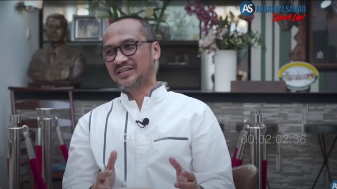 Abraham Samad dalam salah satu episode podcastnya