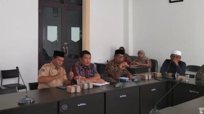 Komisi II & IV DPRD Lotim Panggil Sekdis Dikbud