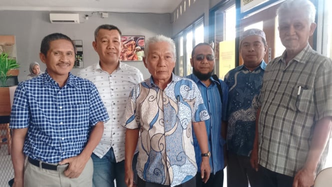 Komite SDN 1 Labuan Lombok usai memberikan klarifikasi dugaan pungli