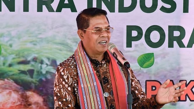 Bupati Lombok Timur Drs.H.Haerul Warisin.M.Si