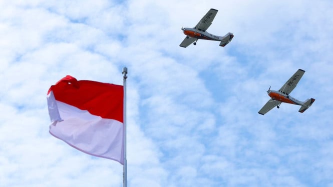 Atraksi Paramotor Hiasi Langit Banyuwangi di Peringatan HUT RI
