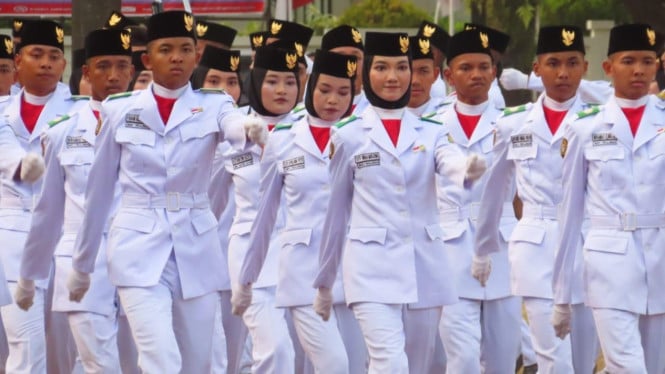 Semangat Paskibraka bertugas mengibarkan bendera merah putih