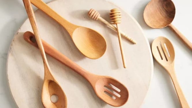 Spatula kayu bebas noda dan jamur