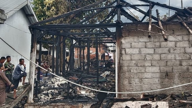 Rumah lansia di Lombok Timur yang terbakar