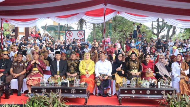 Kapolresta Mataram dampingi Gubernur NTB di Acara Parade