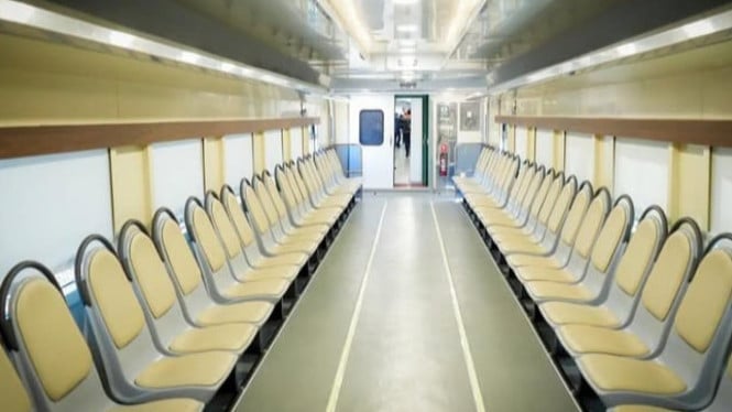 Tampak dalam gerbong kereta khusus petani-pedagang