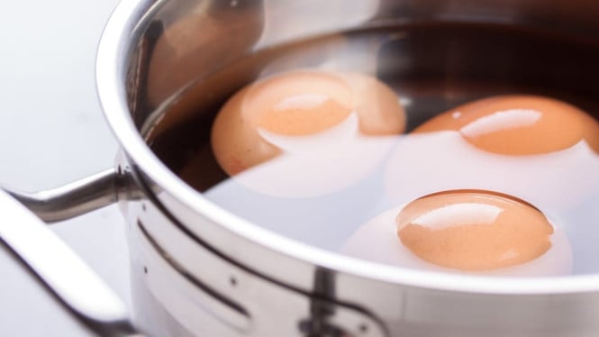 Merebus telur kini bisa di air fryer