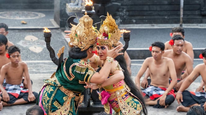 Contoh salah satu tarian tradisional Indonesia