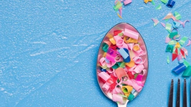 Ilustrasi microplastic yang terdapat dalam makanan
