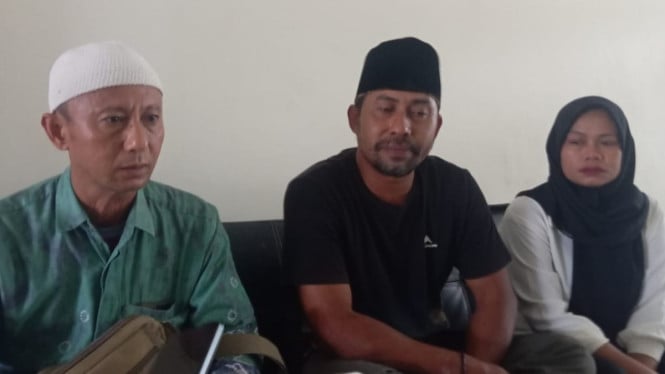 Keluarga Korban Pembunuhan saat di temui di RS. Bayangkara Mataram