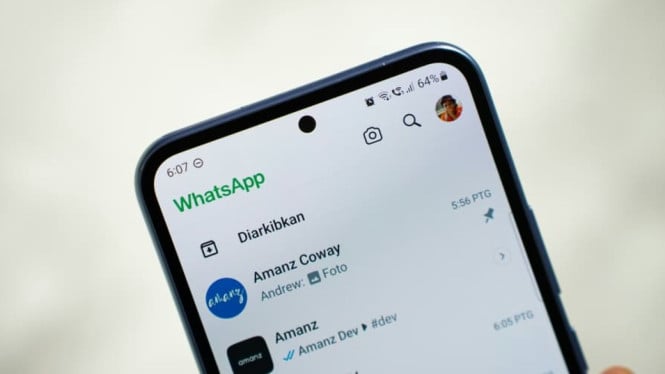 Ilustrasi halaman WhatsApp