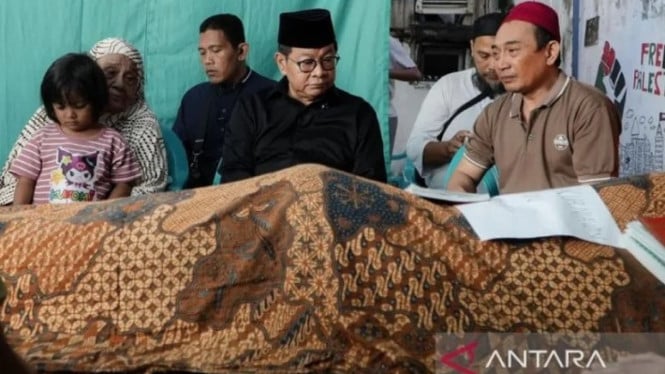 Pramono Anung melayat ke rumah ojol yang dilindas mobil Brimob