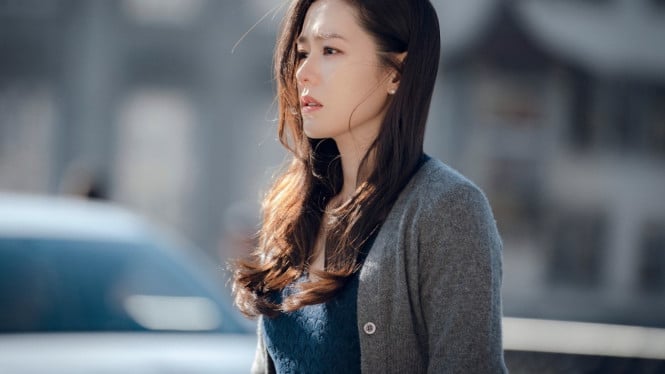 Potret Son Ye Jin