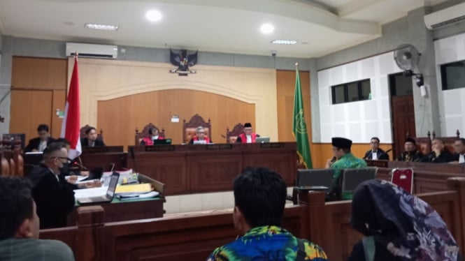 Mantan Gubernur NTB TGB Zainul Majdi Hadiri