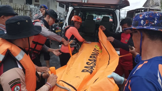 2 dari 3 Korban Terseret Arus di Pantai Mengening Ditemukan Tewas