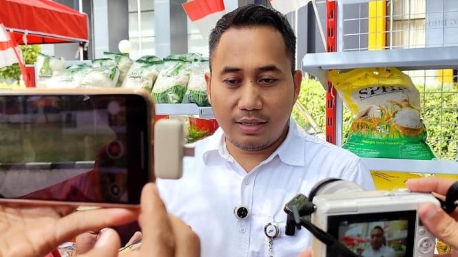 Pimpinan Bulog Cabang Lombok Timur, Supermansah.