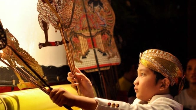 Rahasia di Balik Layar Wayang Kulit